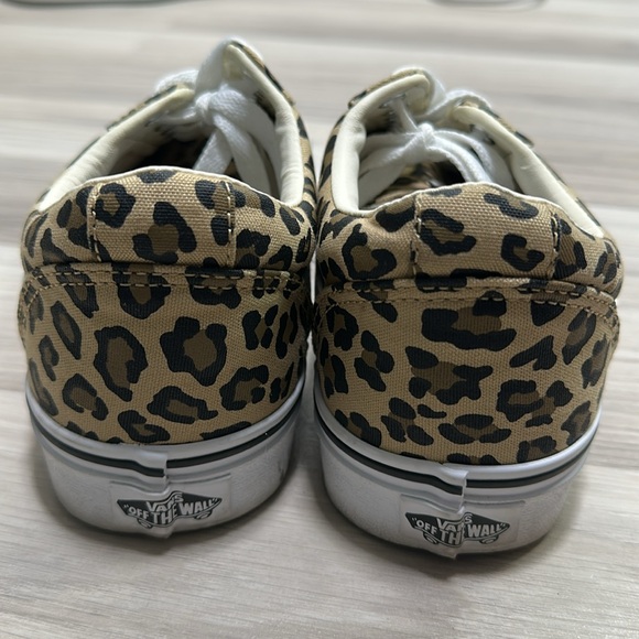 Vans Women’s Tan/White Leopard Print Low Top Sneakers Size 9.5 - Picture 5 of 10